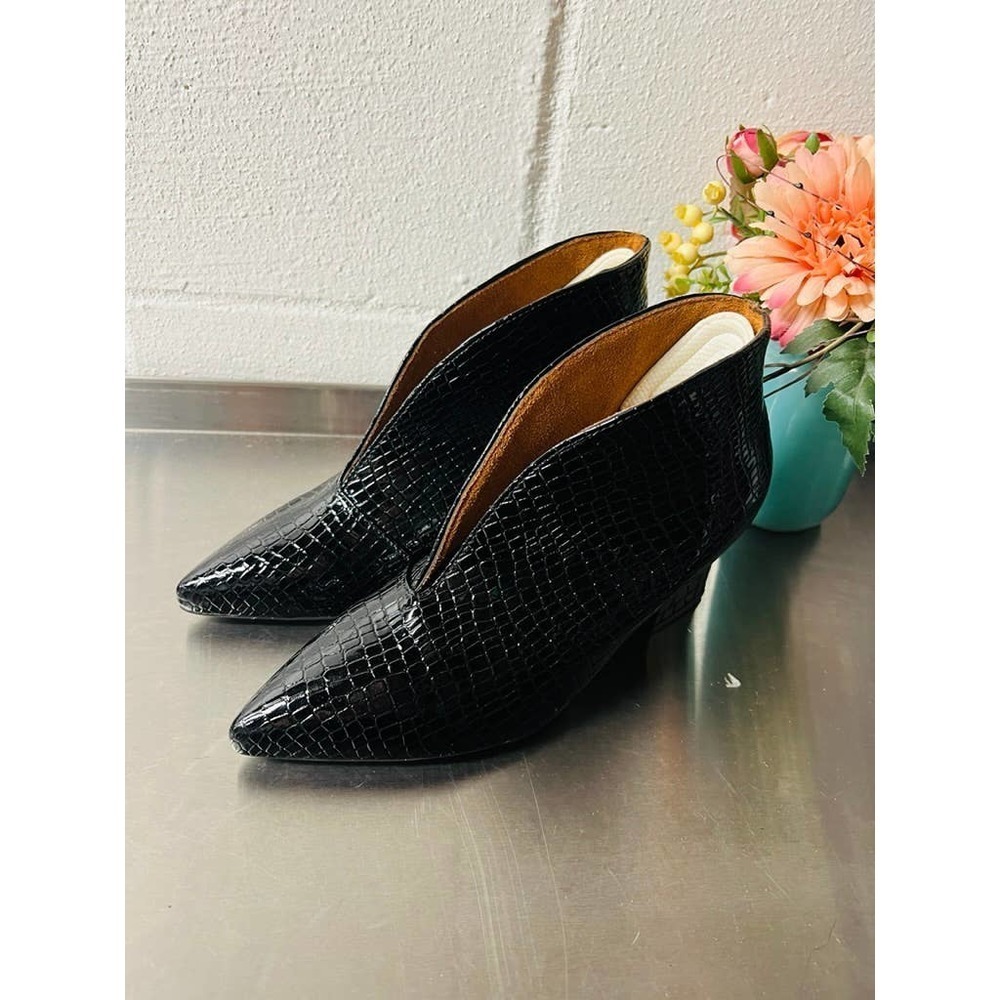 LOVE heeled booties